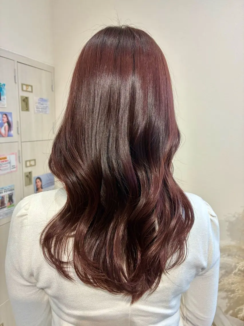 ロング ピンクブラウン 横山 麻衣子のヘアスタイル