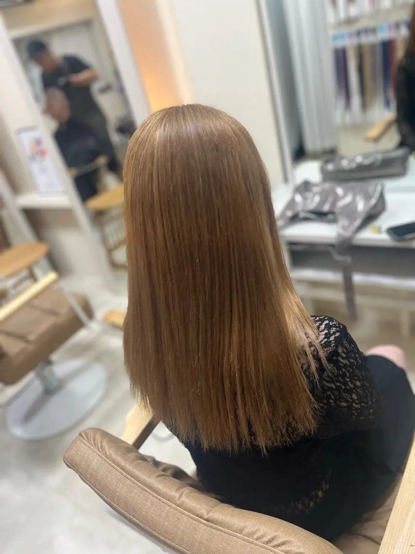セミロング カラー ベージュカラー ブリーチ ブラウンカラー ブラウンベージュ 縮毛矯正 ヘアカラー トリートメント ミルクティー量産💙 💙ブリーチ特化💙のヘアスタイル