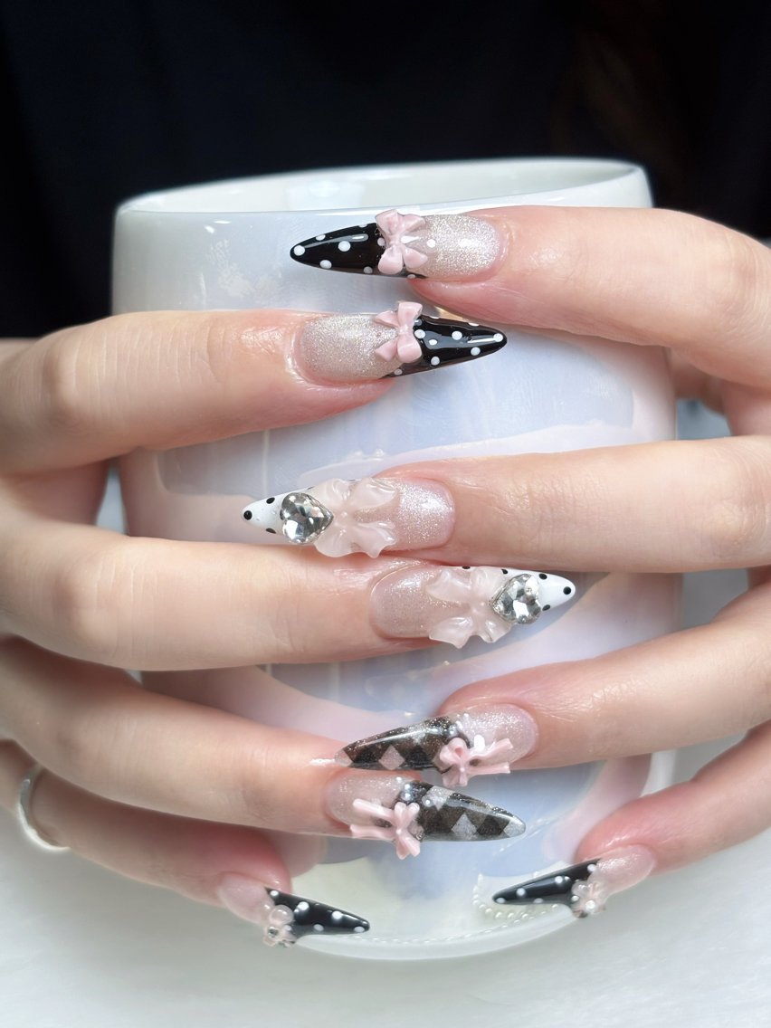 ネイル ジェルネイル キラキラネイル ロングネイル マグネットネイル 持ち込み ハンドネイル Sully Nail  Labのネイルデザイン