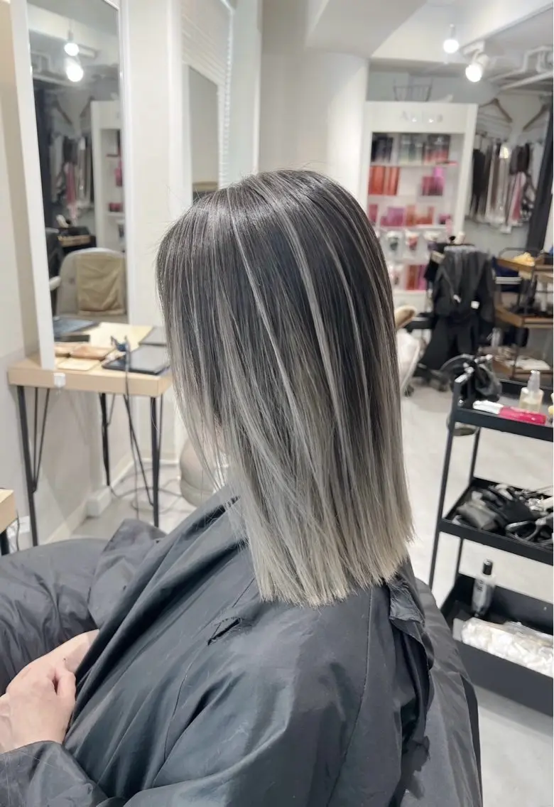ショート カラー バレイヤージュ グレージュ レイヤーカット 指名数No.1 /NAOYAのヘアスタイル