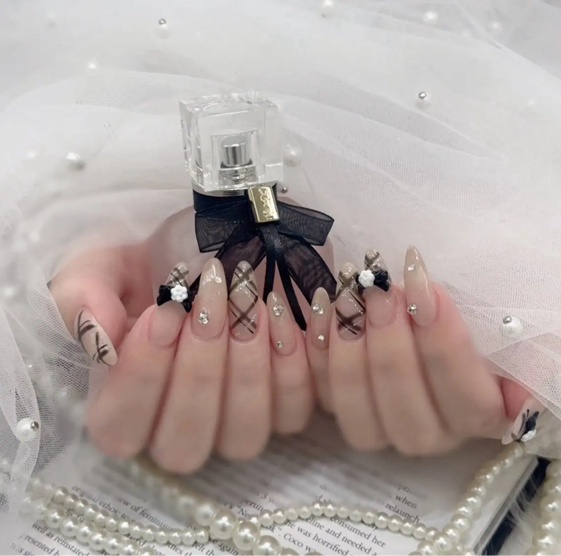 ネイル オーロラネイル チークネイル 長さ出し フットネイル フレンチネイル Lee Nails チップ長さだし専門店のネイルデザイン