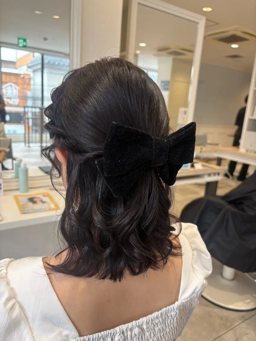 ミディアム ヘアアレンジ ハーフアップ ヘアセット 🌸韓国ヘア・ 艶カラー🎀安井🌸のヘアスタイル