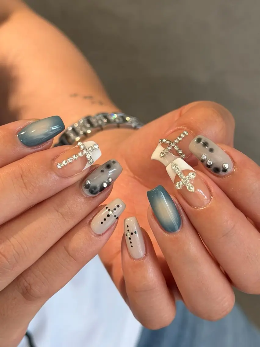 ネイル チークネイル ドット フットネイル フレンチネイル グラデーション ハンドネイル ハンドケア Nihonthy Nail 新宿のネイルデザイン