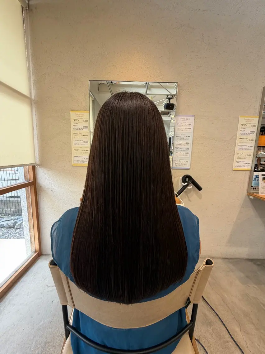 ロング カラー ベージュカラー カット ヘアカラー トリートメント momoka オリーブ/ベージュのヘアスタイル