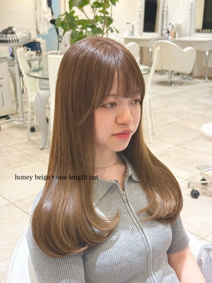 ロング カラー ベージュカラー ブリーチ ダブルカラー ブリーチなしカラー ヘアカラー ZACC ayakaのヘアスタイル