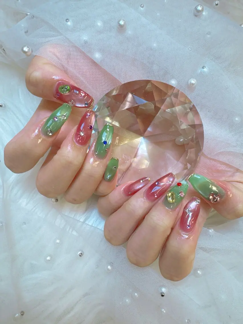 ネイル フレンチネイル ガラスフレンチ キラキラネイル マグネットネイル マグネットフレンチ Queeens nailのネイルデザイン
