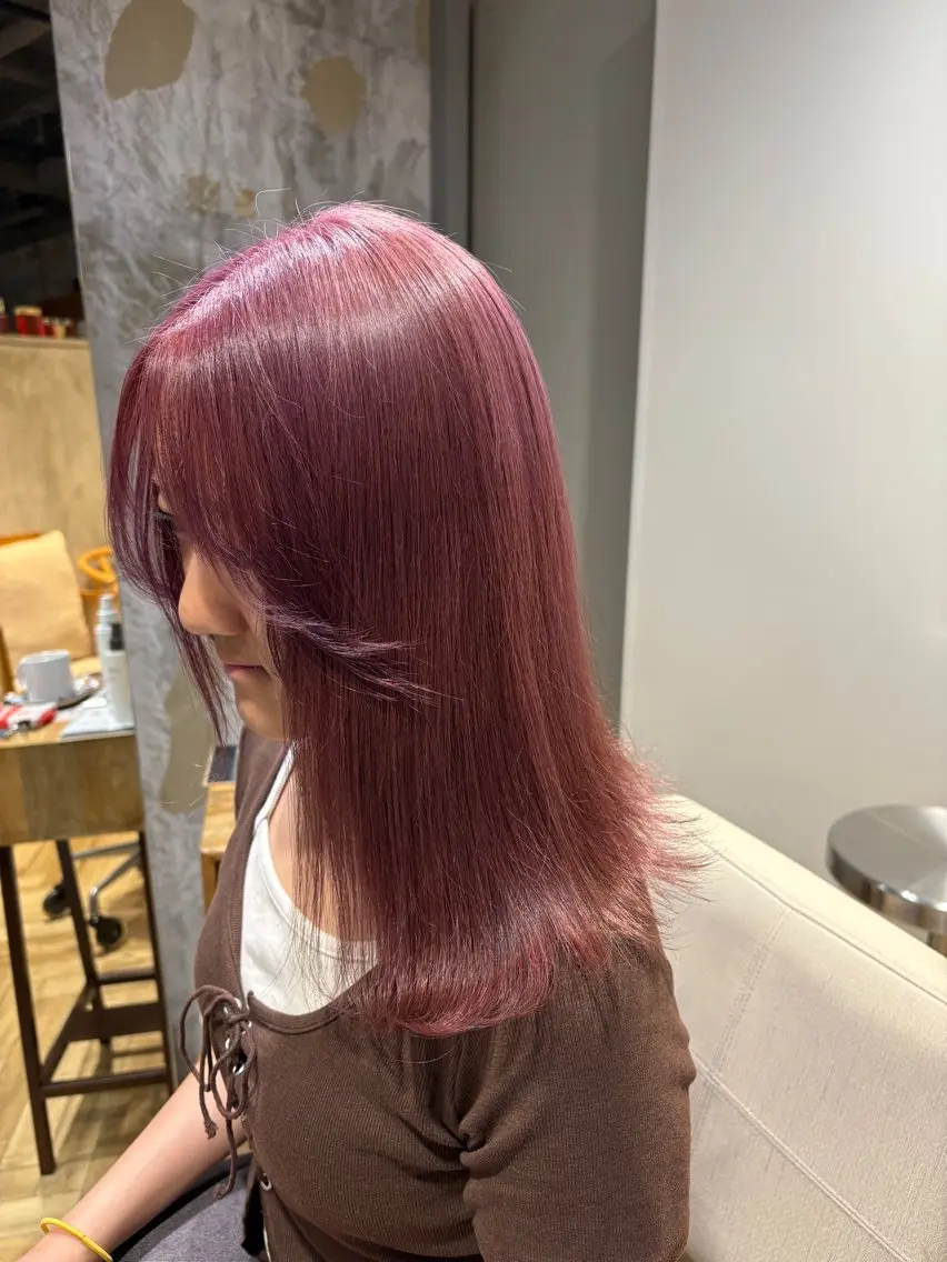 ミディアム カラー ブリーチ ラベンダーカラー ラベンダーピンク ピンクカラー カット ヘアカラー 相宮 優羽のヘアスタイル