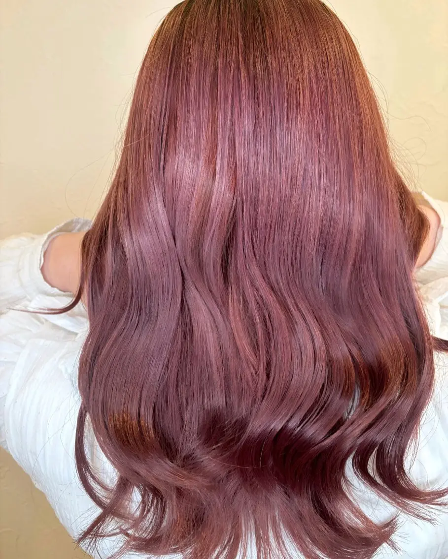 セミロング カラー ピンクカラー 横澤 愛里のヘアスタイル