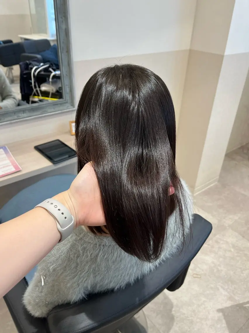 ミディアム カット 縮毛矯正 堤　葵生/透明感カラ ー/髪質改善縮毛矯正のヘアスタイル