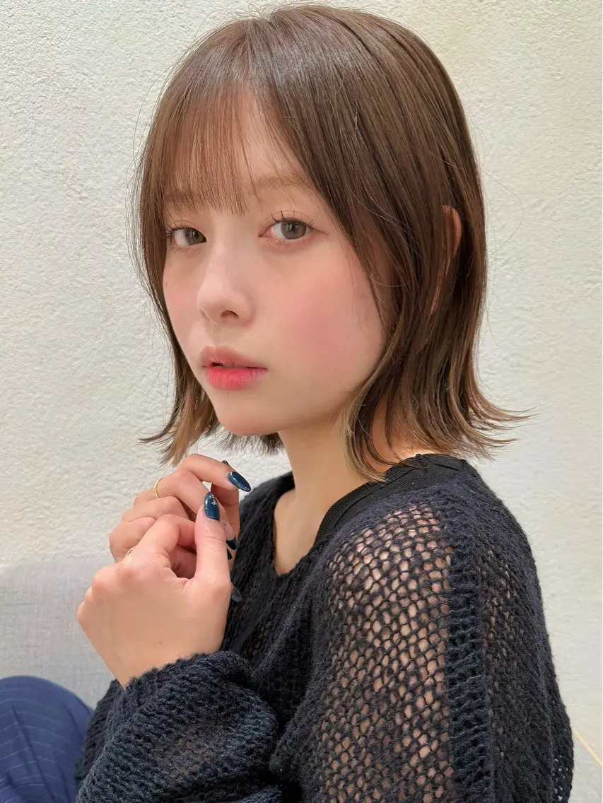 ミディアム 米澤 由衣のヘアスタイル