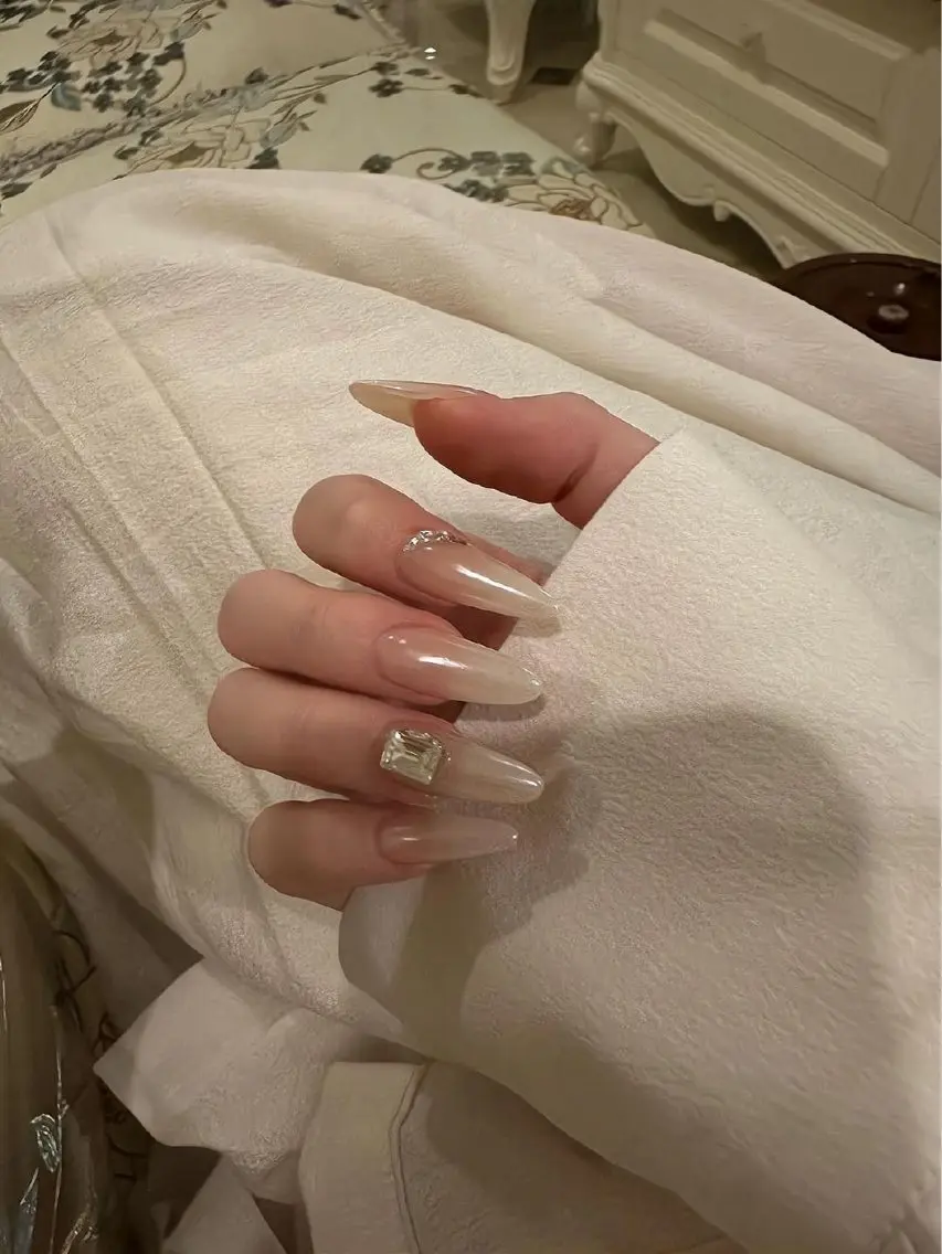 ネイル フレンチネイル キラキラネイル 韓国ネイル シンプルネイル ワンホンネイル ハンドネイル MEI Nailのネイルデザイン