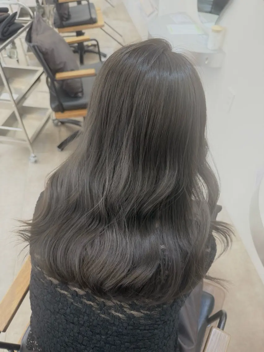 セミロング カラー オリーブカラー ヘアカラー 赤味消し美容師✄﻿ 🍀ヨシノのヘアスタイル
