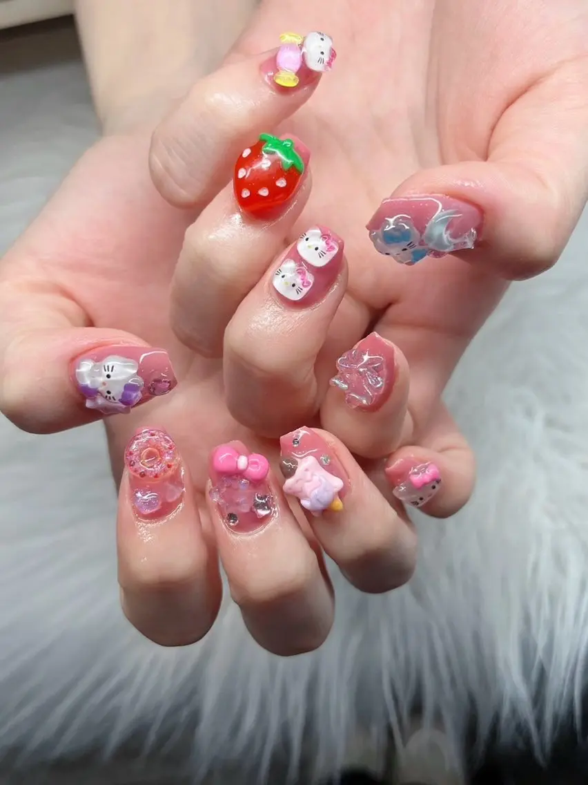 ネイル オーロラネイル チークネイル フレンチネイル ガラスフレンチ ロングネイル ハンドネイル XIMINANAIL SALON堀江店のネイルデザイン