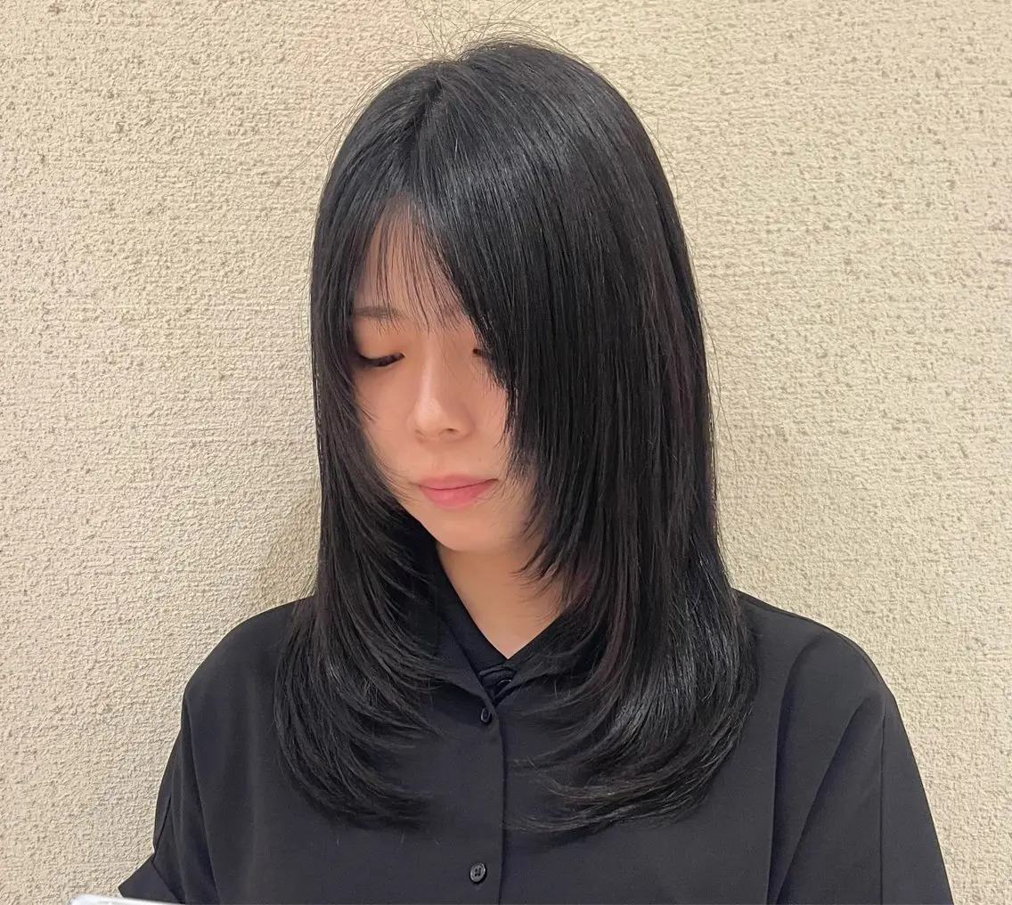 ミディアム カラー 前田 彩良のヘアスタイル