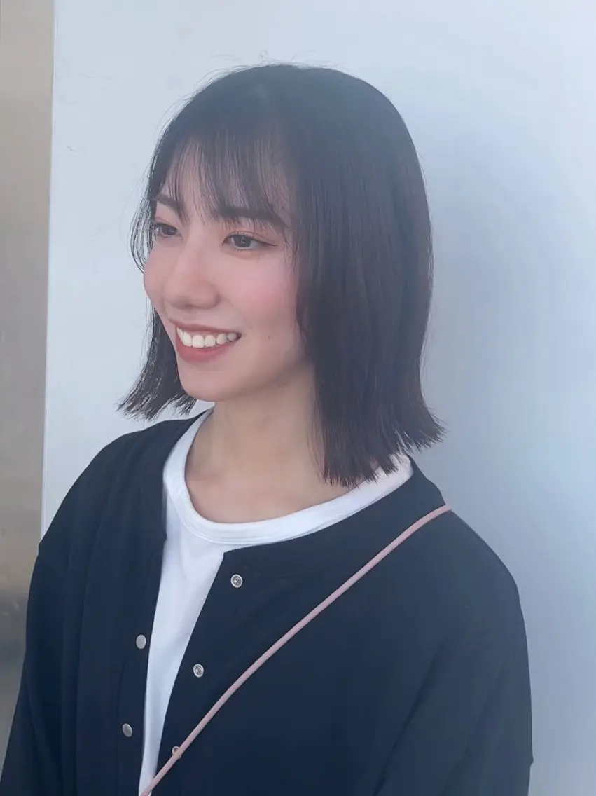 ミディアム カラー 切りっぱなしボブ ボブ 外ハネヘア 畔上 尚也のヘアスタイル