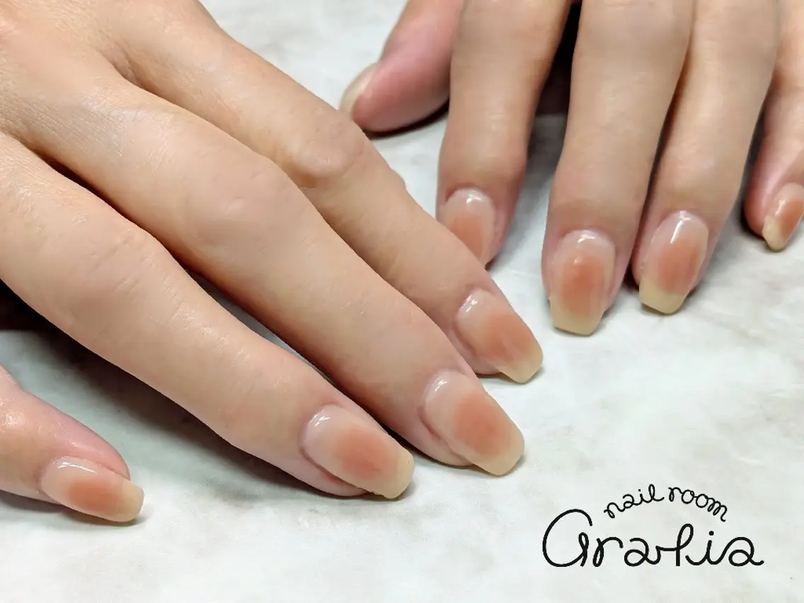 ネイル チークネイル gratia 中村のネイルデザイン