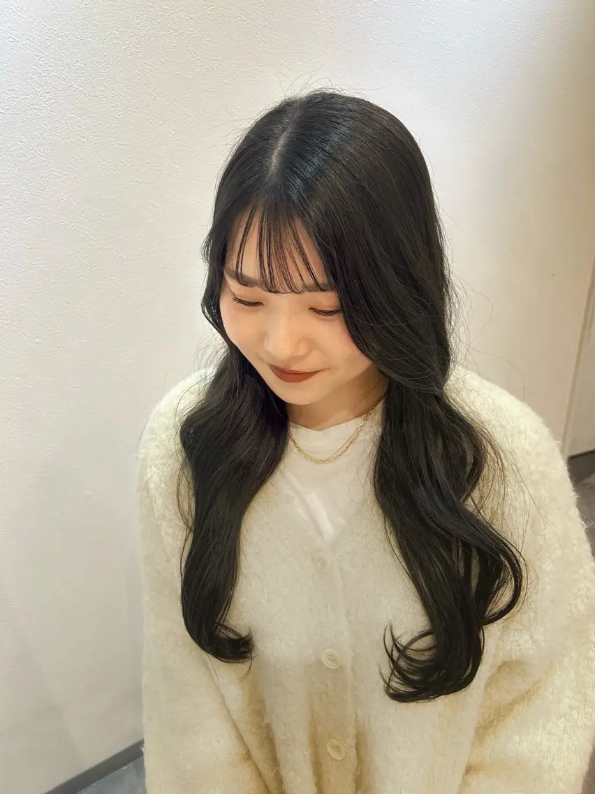 カラー 黒髪 ブルーカラー ブルーブラック GIEN Nu ＋ 平馬和奈のヘアスタイル