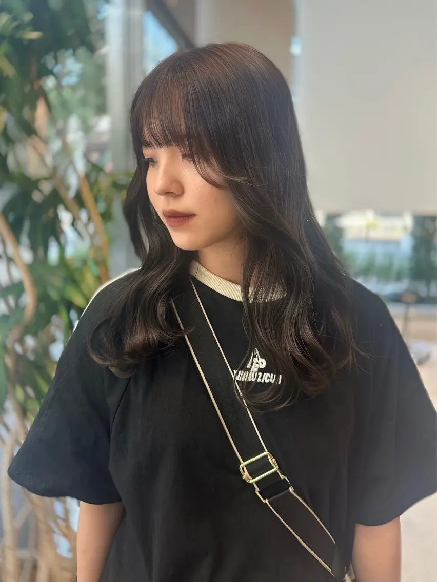 セミロング カラー カット ヘアカラー トリートメント ヘッドスパ ヘアセット ミオ💎ショート 透ける暗髪のヘアスタイル