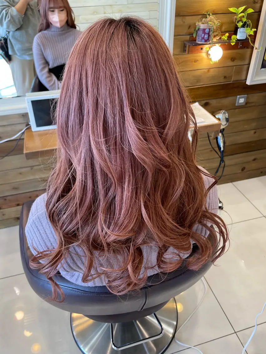 ロング 透明感color吉田 沙羅のヘアスタイル