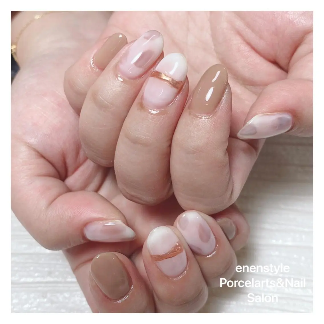 ミディアム ネイル ハンドネイル 🐾enen style 🐾のネイルデザイン