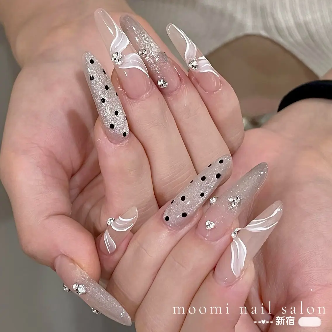 ネイル チークネイル フレンチネイル ジェルネイル グラデーション ハート ハンドネイル moomi nail スカルプ専門のネイルデザイン