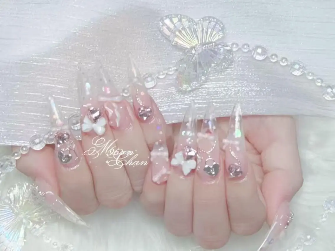 ネイル 長さ出し キラキラネイル 韓国ネイル ロングネイル マグネットネイル ハンドネイル ハンドケア Hachimochi 🌸長さ出し専門店のネイルデザイン