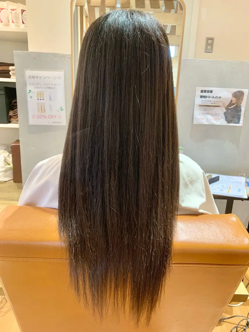 ロング カット 秋野 遥のヘアスタイル