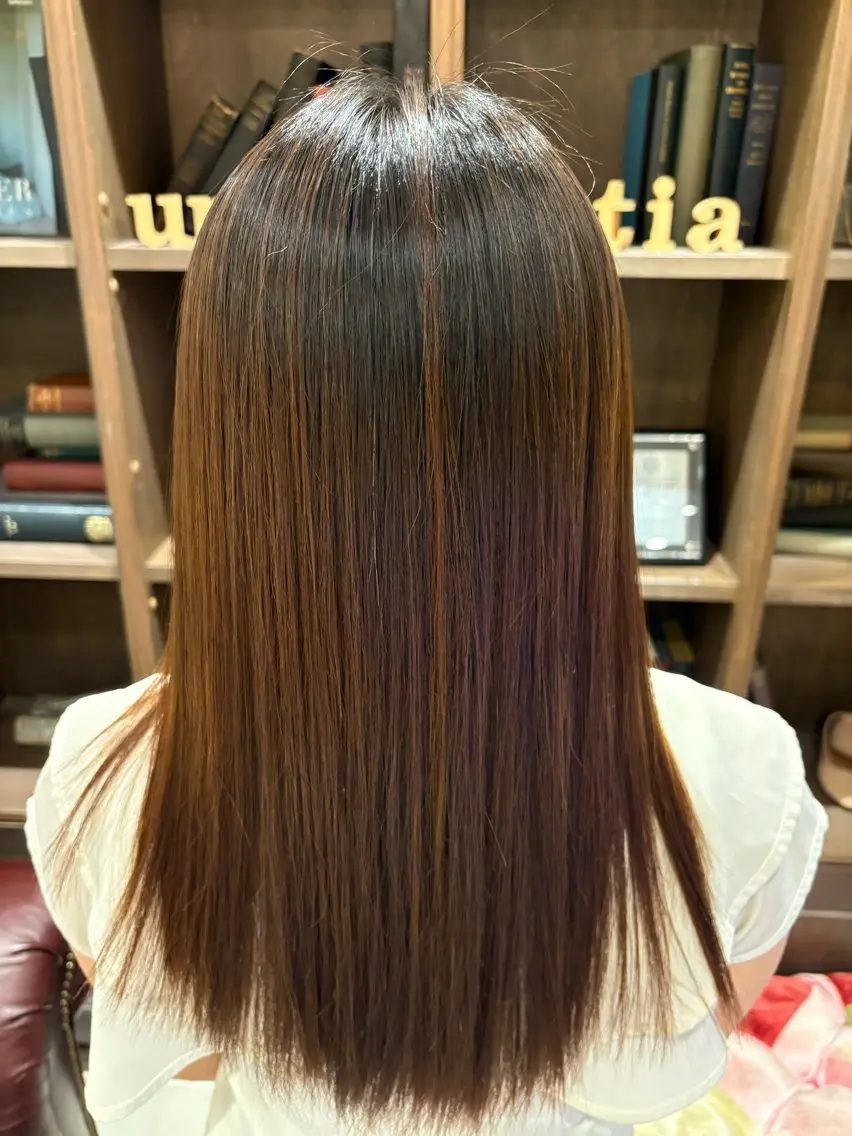 セミロング カット 縮毛矯正 吉岡 優斗のヘアスタイル