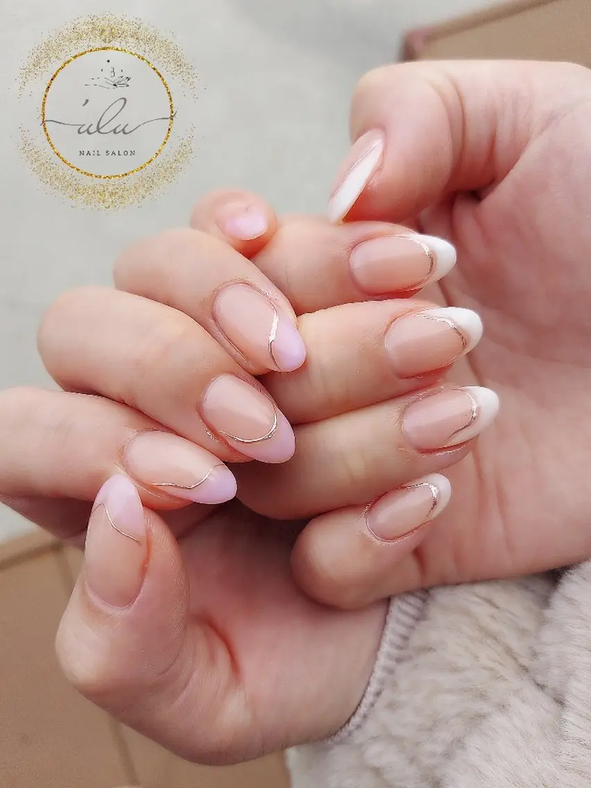 ネイル フレンチネイル ミラーネイル Nailsalon 'uluのネイルデザイン