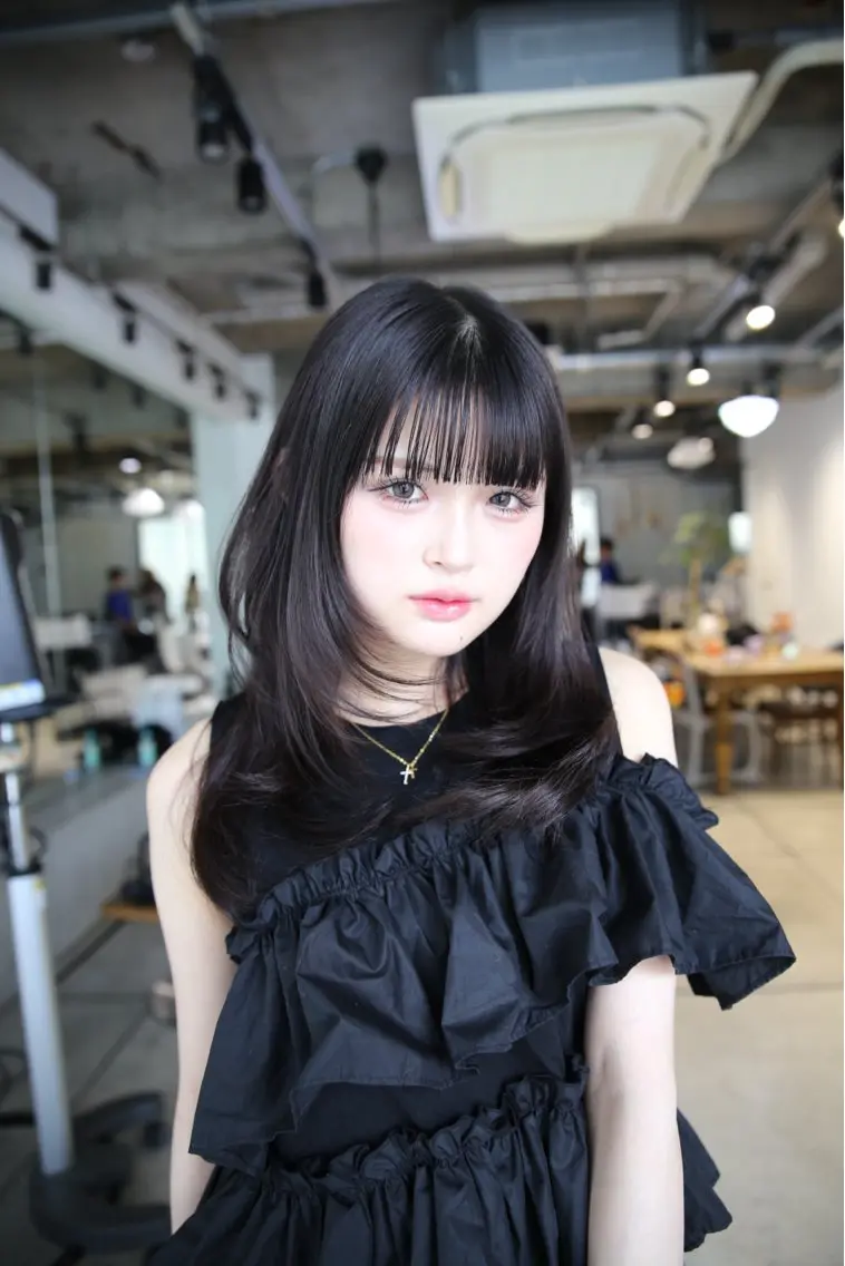 ミディアム カット ヘアカラー 🎀抜け感ナチュラル 🎵asuna🪽のヘアスタイル