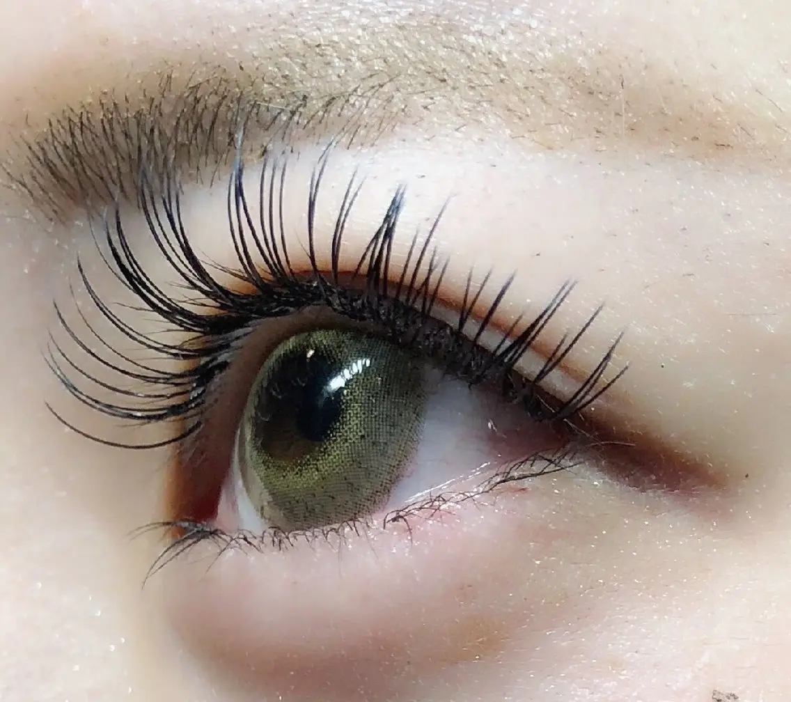 マツエク・マツパ フラットラッシュ マツエク EYE 405 Mikaのマツエク・マツパデザイン