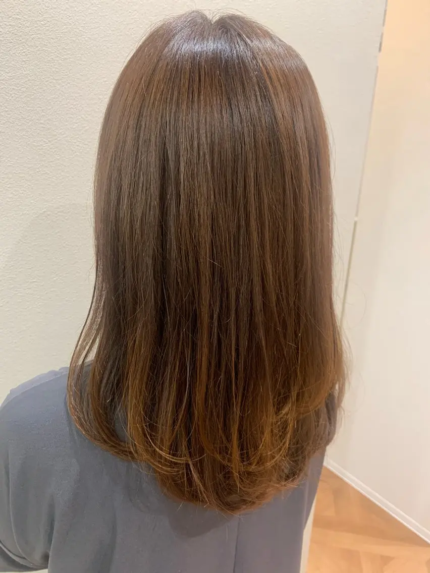 セミロング レイヤーカット カット トリートメント 佐々木 有彩のヘアスタイル