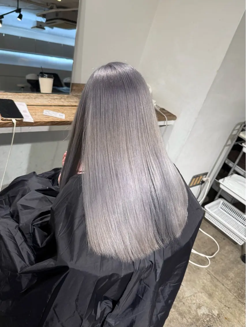 ロング カラー ブリーチ シルバー ヘアカラー トリートメント 🫧ブリーチカラー/ 透明感/みきのヘアスタイル