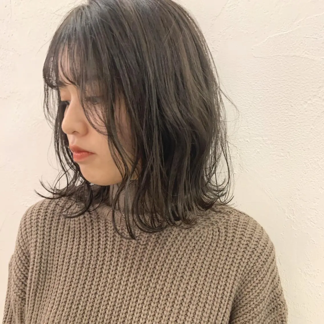 ミディアム カラー ハイトーンボブ 前田 表参道　グレージュのヘアスタイル