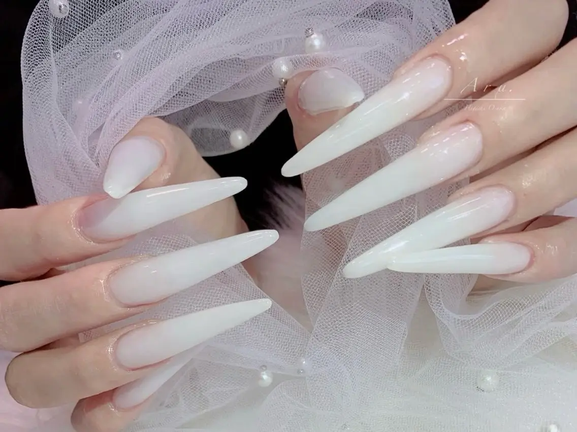 ネイル アートネイル オーロラネイル フレンチネイル ジェルネイル グラデーション ハンドネイル Sora  Nail 長さ出し専門店のネイルデザイン