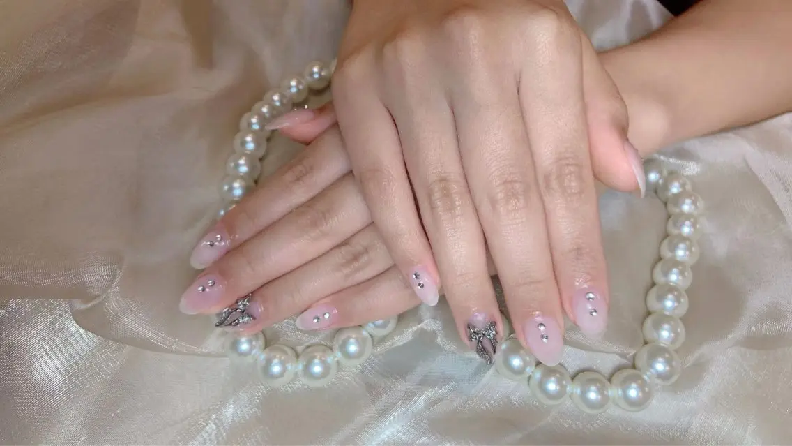 ネイル オーロラネイル 長さ出し フットネイル フレンチネイル ジェルネイル ハンドネイル 🌟桜beauty 🌟プロ ネイリストのネイルデザイン