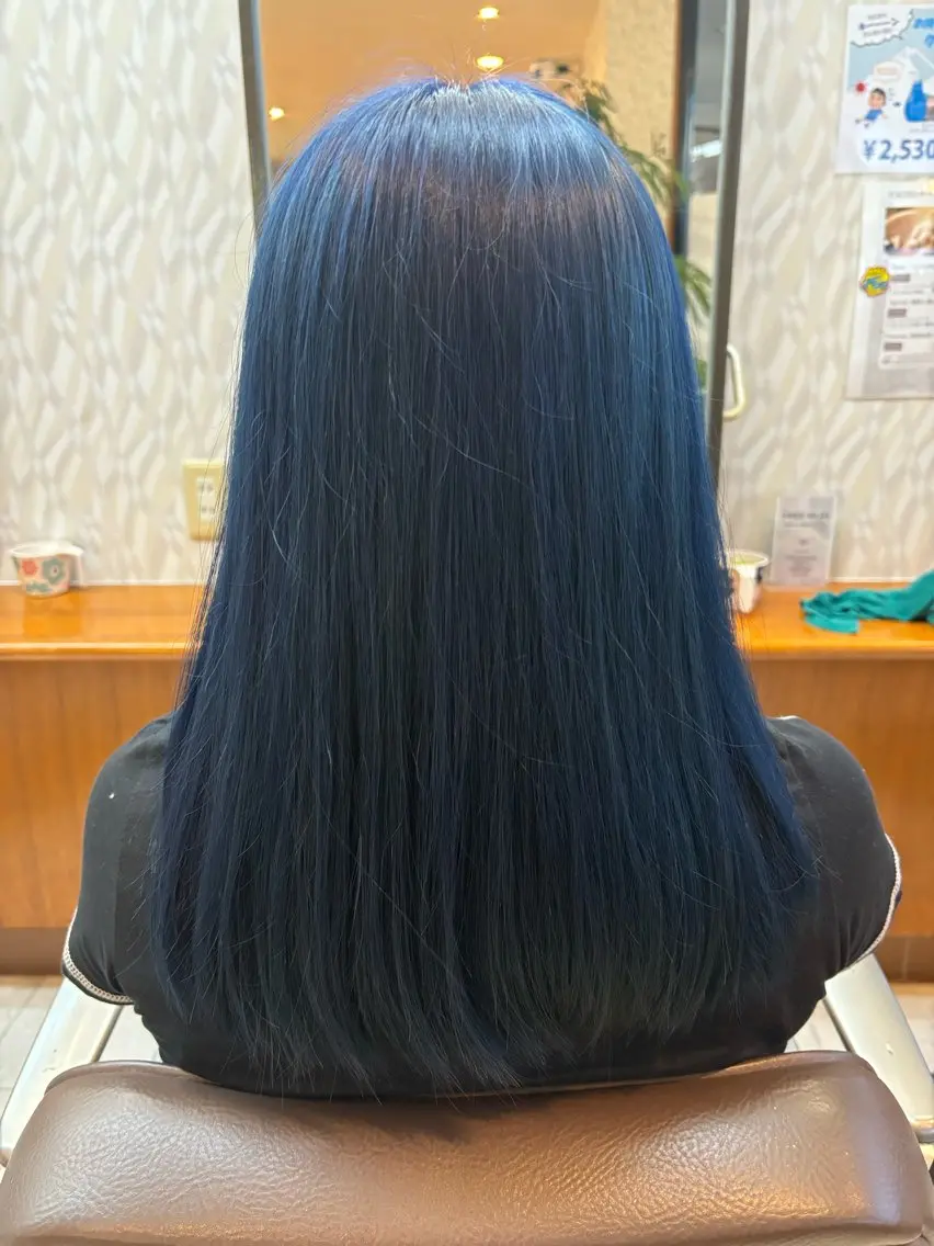 ロング カラー ヘアカラー 亀山 来未のヘアスタイル