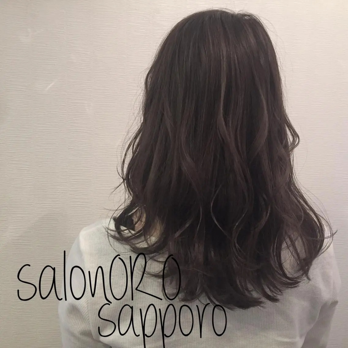 セミロング カラー アッシュ ブリーチ グレージュ ハイライトカラー ラベンダーカラー カット ヘアカラー トリートメント 池田 真由美のヘアスタイル