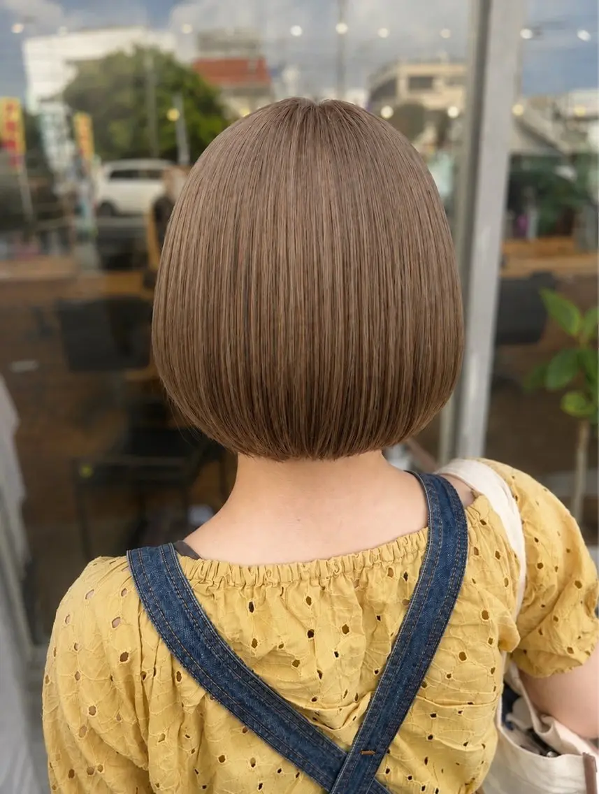 ミディアム カラー ベージュカラー ブリーチ ヘアカラー 高良 日奈子のヘアスタイル
