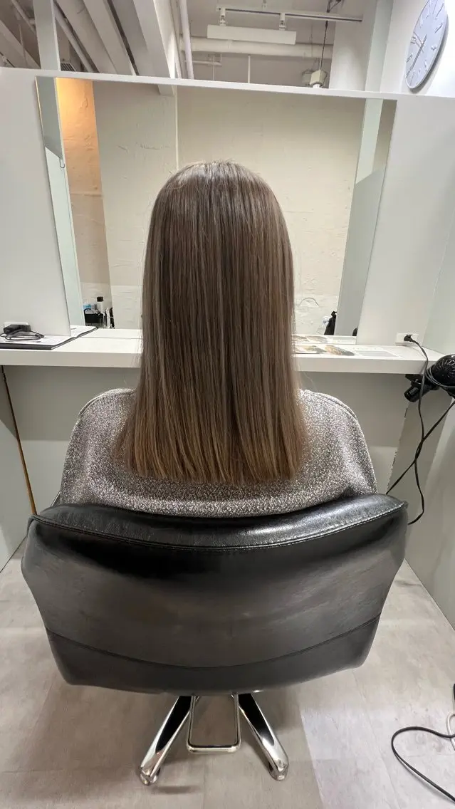 セミロング カラー ダブルカラー グレージュ ヘアカラー 🎀shell吉祥寺 ナオ🧸のヘアスタイル
