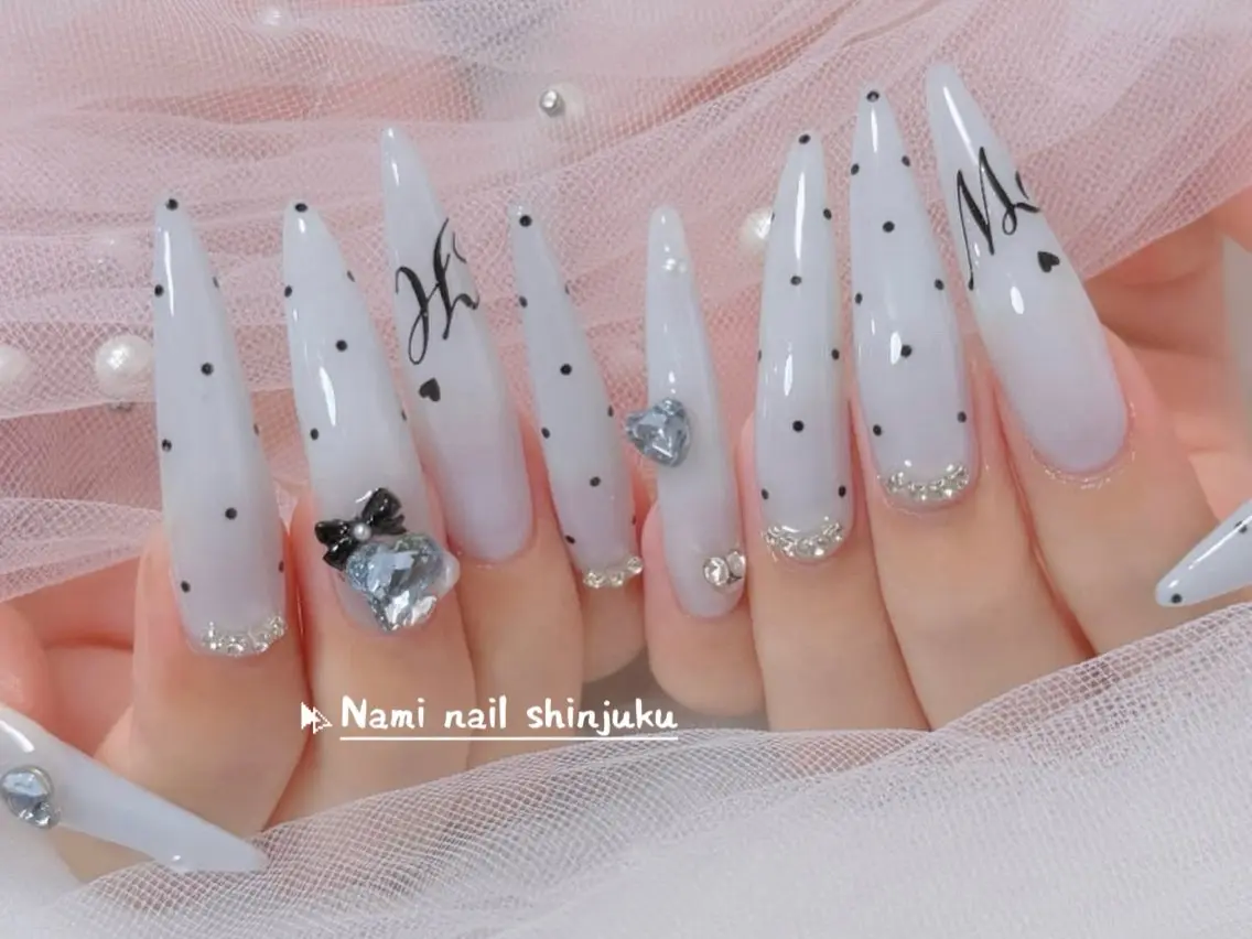 ネイル 長さ出し ガーリー 韓国ネイル ロングネイル 持ち込み ハンドネイル Nami nail salonのネイルデザイン