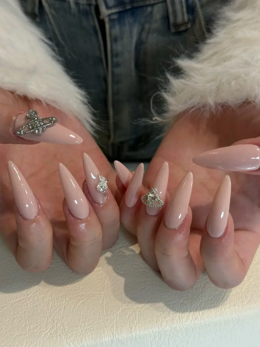 ネイル ボルドー ブラウン チークネイル ドット フットネイル ハンドネイル Julli NailStudioのネイルデザイン