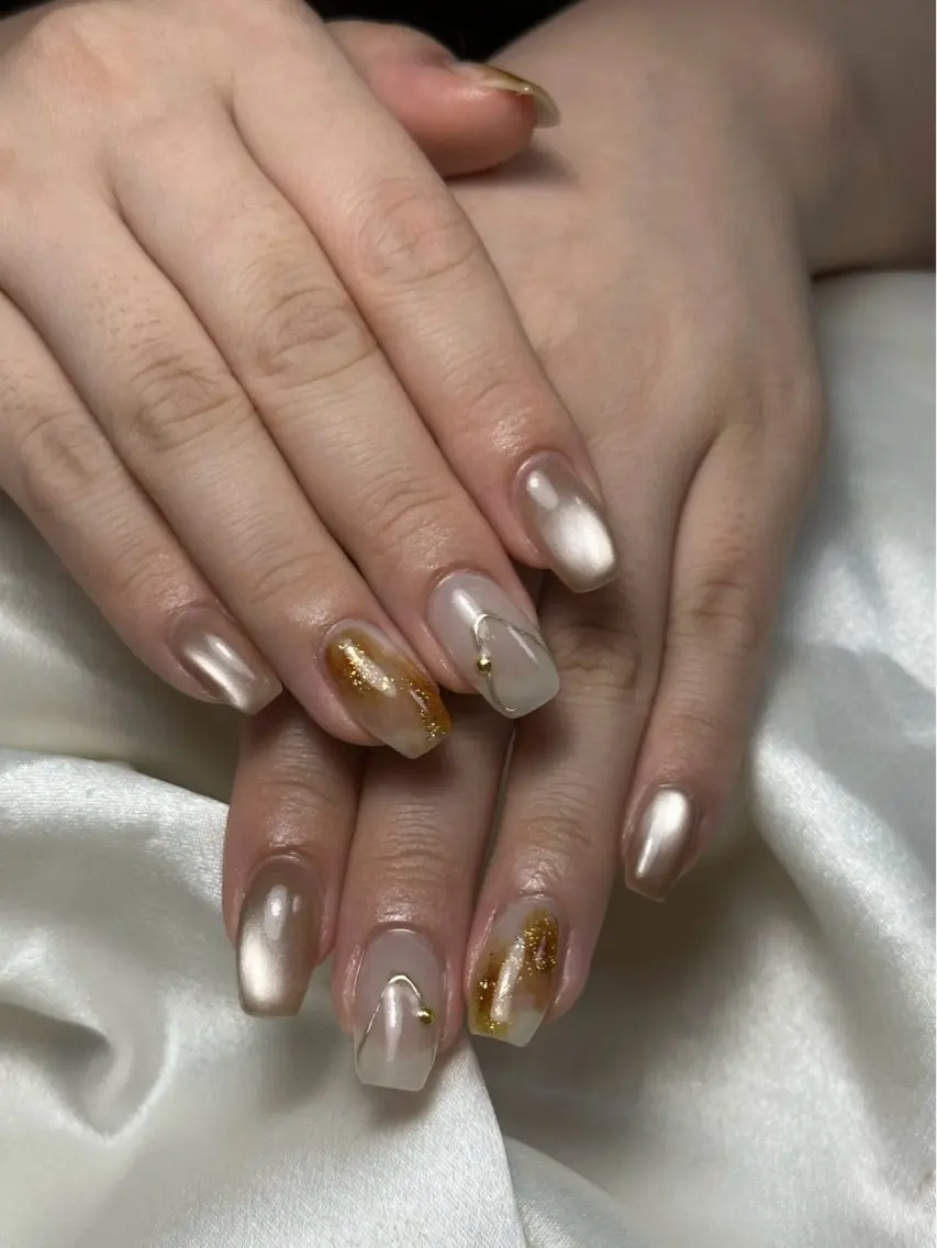 ネイル アニマル柄 オーロラネイル フットネイル フレンチネイル ジェルネイル ハンドネイル mogunail &blowのネイルデザイン