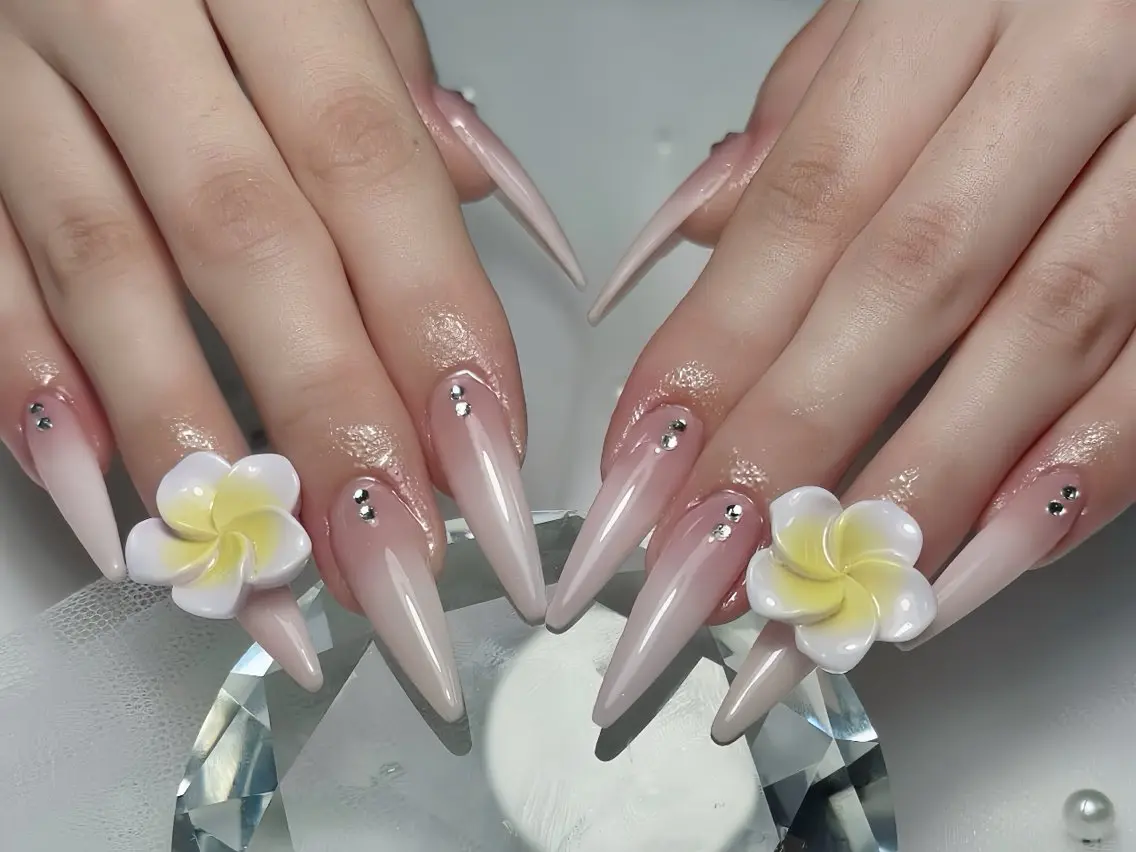 ネイル アートネイル フレンチネイル ジェルネイル 韓国ネイル ミラーネイル Rin Nail 新大久保店のネイルデザイン