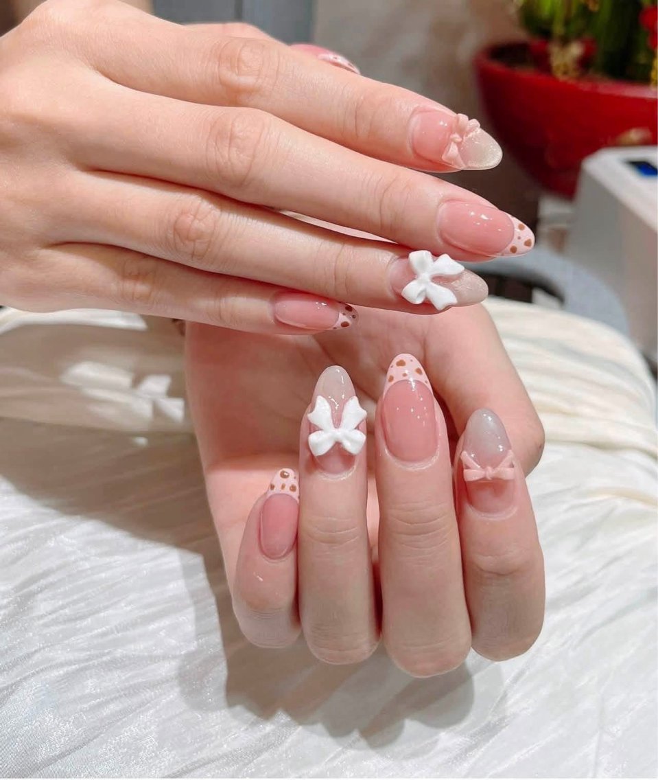 ネイル オーロラネイル 氷ネイル・うるうるネイル 韓国ネイル 水色 夏ネイル ハンドネイル FUKU♡Mii (キラキメネイル)のネイルデザイン