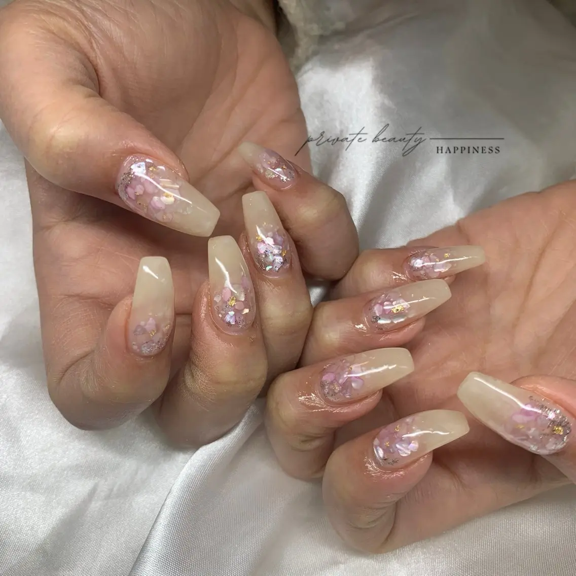 ネイル 桜ネイル 長さ出し ロングネイル 持ち込み 赤色 happiness nailのネイルデザイン