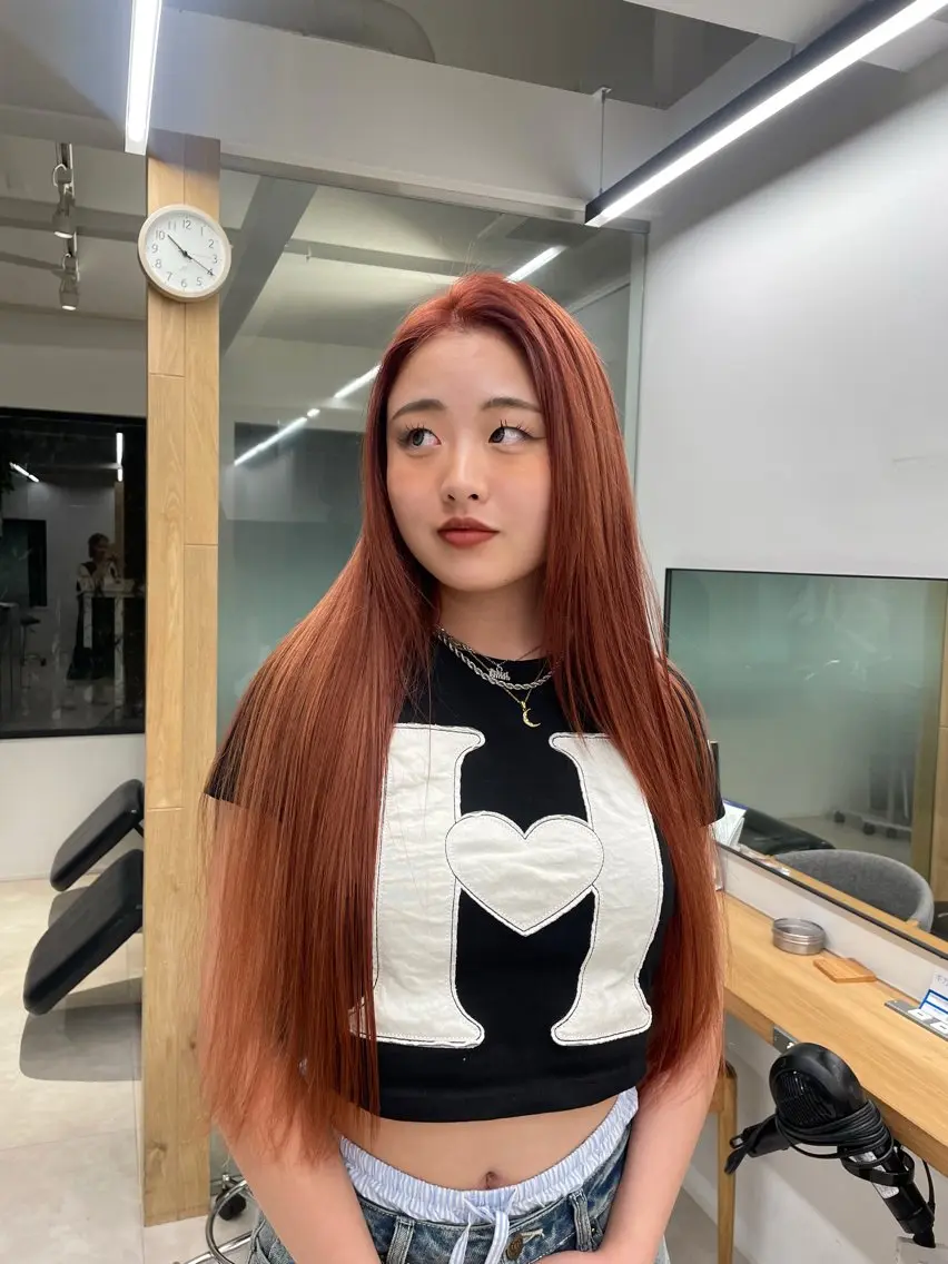 ロング 盛れる透明感カラー・ momokaのヘアスタイル