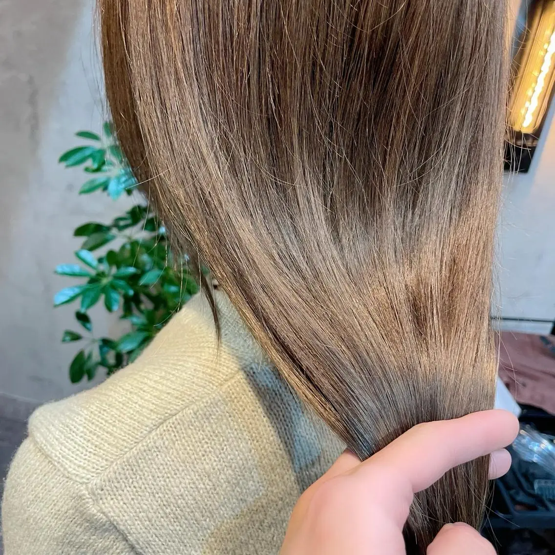 セミロング カラー ヘアカラー トリートメント 顔周りカット 【オノザワリョウ】のヘアスタイル