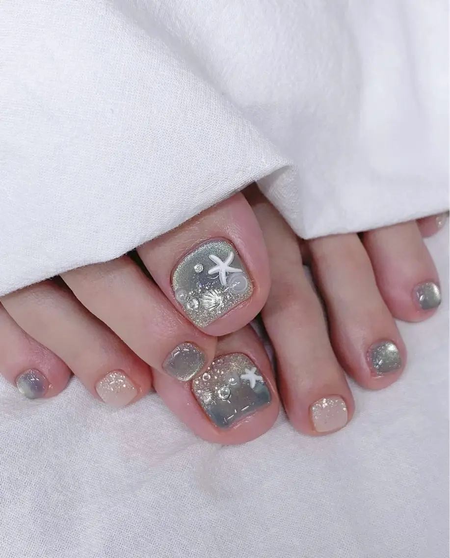 ネイル フットネイル ジェルネイル ニュアンスネイル パラジェル シルバー フットネイル NailSalon✨ Écrinエクランのネイルデザイン