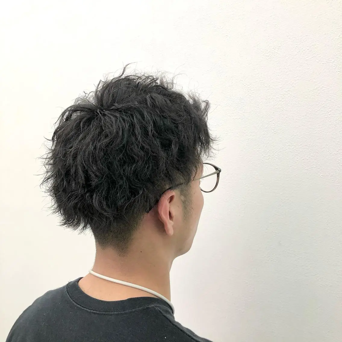 ショート カラー パーマ メンズ メンズバレイヤージュ メンズブリーチ メンズハイライト メンズインナーカラー メンズ韓国風 エビスザキレン/メン ズ/心斎橋🌳のヘアスタイル